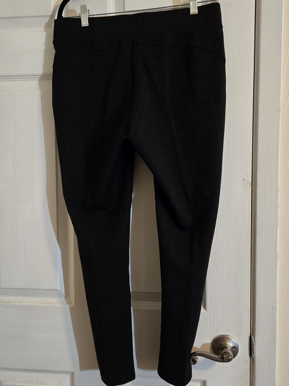 Black Cropped Women's Pants - Sleek Ankle-Length Style